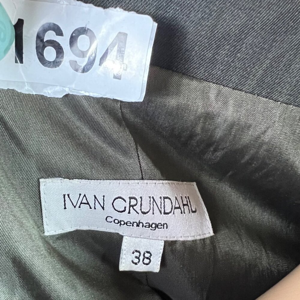 🟣🟣 Ivan Grundahl Womens Size 38 EU M US  4 Button Blazer Jacket - Picture 8 of 12